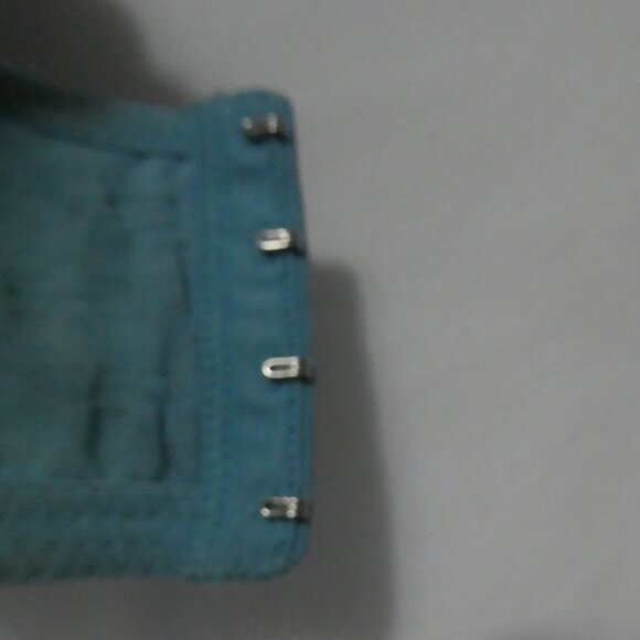 AG - ASHLEY GRAHAM | 40 DDD | Elegant Grey and Turquoise Lace Patterned Bra - Picture 16 of 16